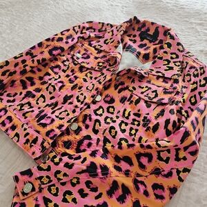 Vibrant Pink Leopard Print Women's Jacket